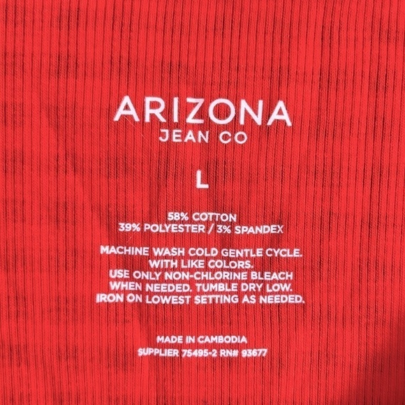 NWOT Arizona Jeans Co. Red + Black Gingham Plaid V-Neck Crop Top - Picture 5 of 5